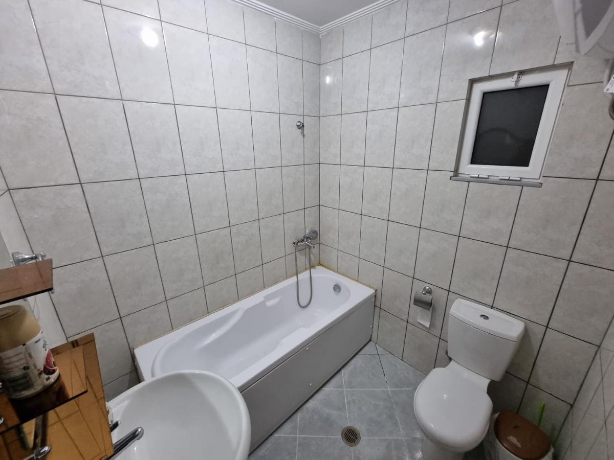 City Center Apartment 1 Саранда Экстерьер фото